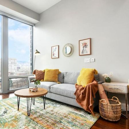Hostwise Stays - The Washington At Chatham - Free Parking, Private Gym, More! Pittsburgh Eksteriør billede