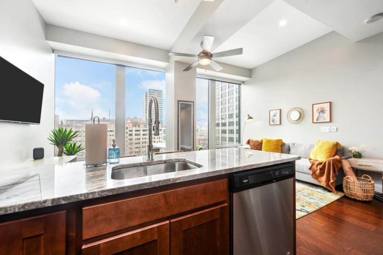 Hostwise Stays - The Washington At Chatham - Free Parking, Private Gym, More! Pittsburgh Eksteriør billede